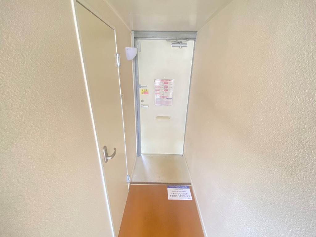 レオパレスアムールＢ 玄関