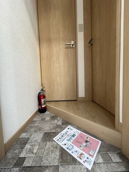 パレス秀高第6 玄関