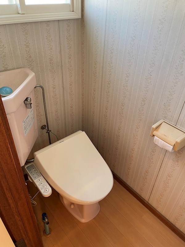 西6南27戸建貸家  トイレ
