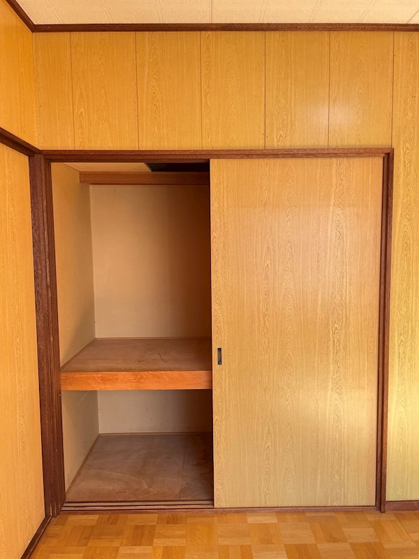 西6南27戸建貸家  収納