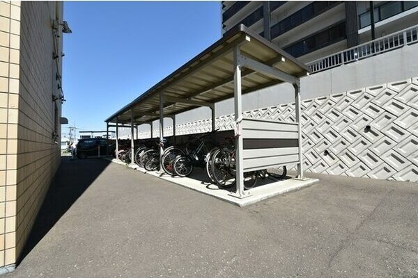 エルカミノ平岸 駐車場