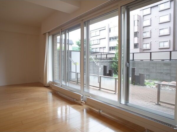 【分譲賃貸】パークホームズ真駒内泉町 リビング