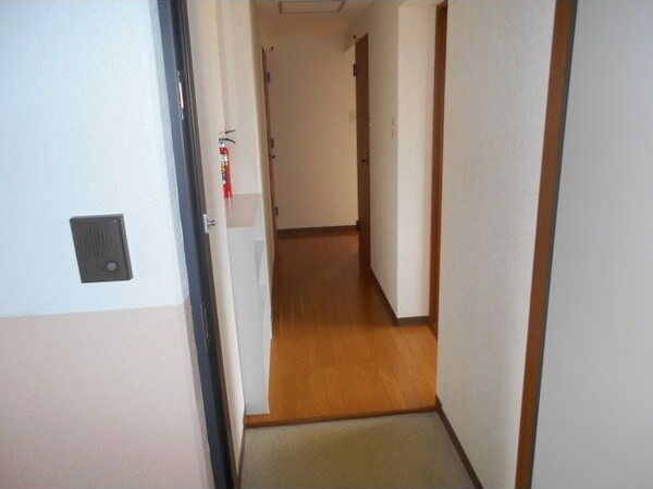 サンライト西岡Ⅱ 玄関
