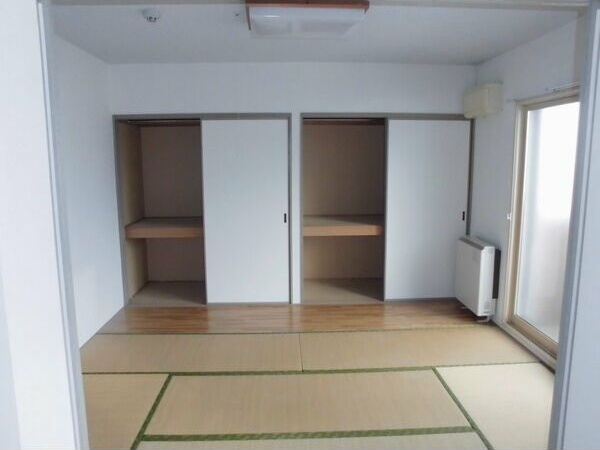 サンライト西岡 ベッドルーム