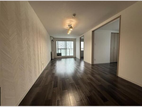 BRIGHTON COURT N20 リビング
