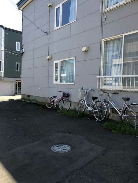 ファーストプレイス 駐車場
