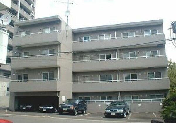 ロワイヤル山の手 外観