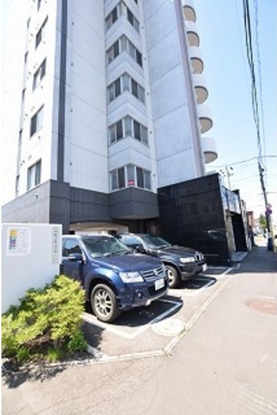 ノヴァシャトン 駐車場