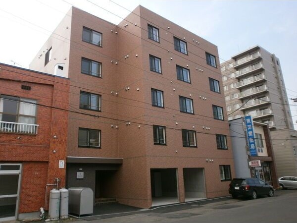 モンヴェール学園前 外観