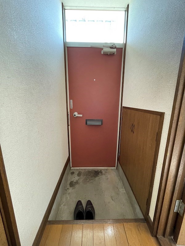 メゾンドール西町 玄関