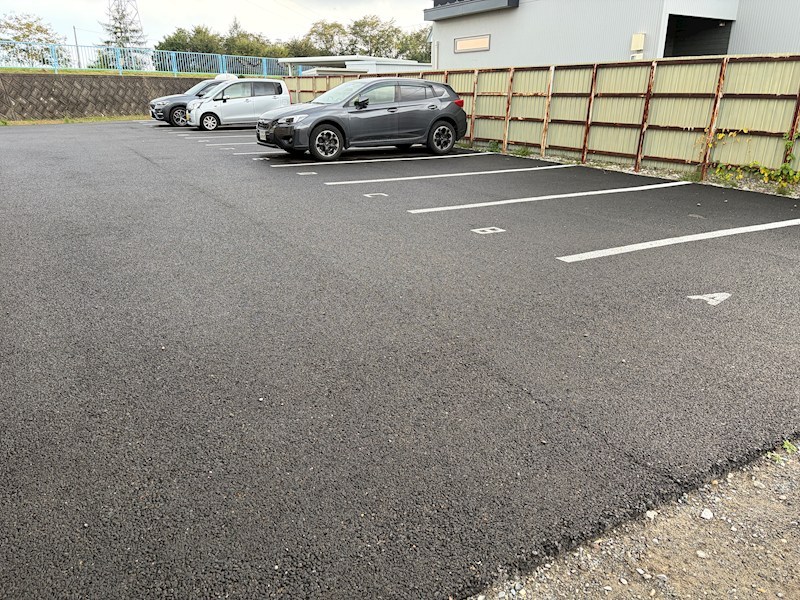 KRM 駐車場
