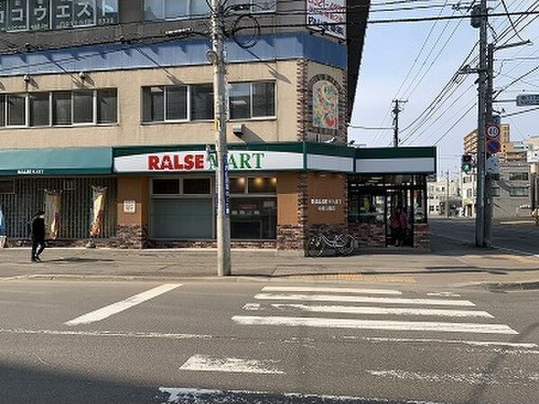 イルセントラレ南12条 駐車場