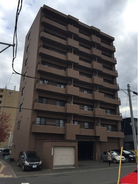アヴィンズ平岸 外観