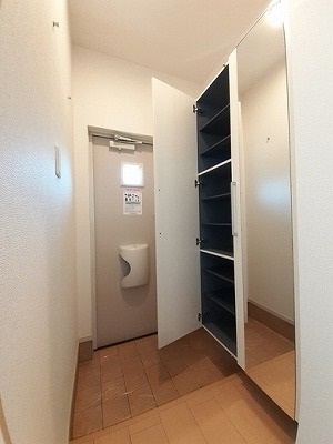 ブリッジ　１３ 玄関