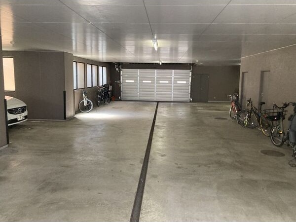 ハウス円山公園 駐車場