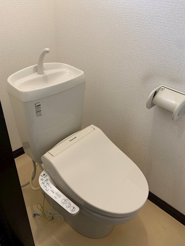 Ｊアルマーニ トイレ