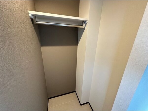 オルセーフラット西町南 収納
