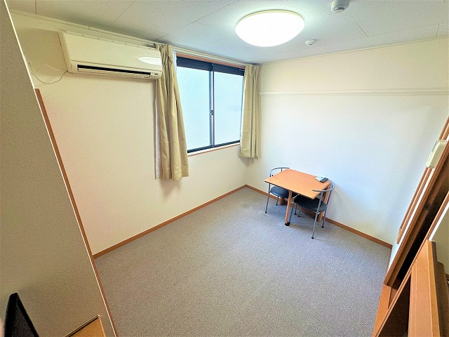 レオパレスリルト和田町 リビング