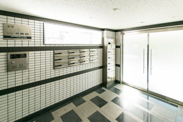 ラフィネ東札幌 エントランス
