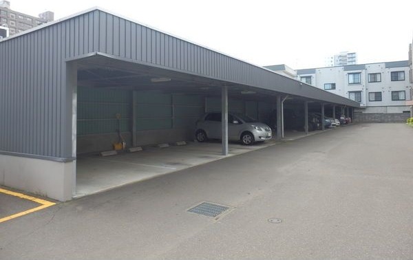 メゾン琴似 駐車場