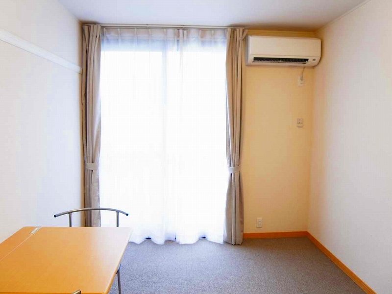 レオパレスアルカディア北矢名 リビング