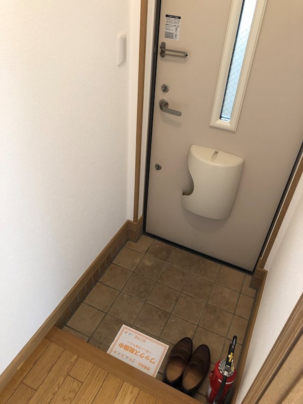 サンセミヨンＢ 玄関