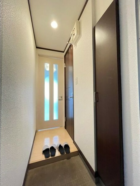 TILA元町 玄関