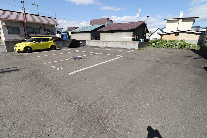 メゾンドモアレ 駐車場