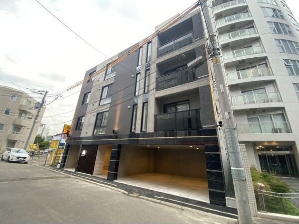 アルファスクエア西28 外観