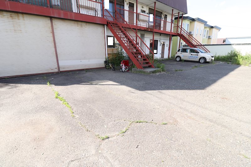 寿マンション 駐車場