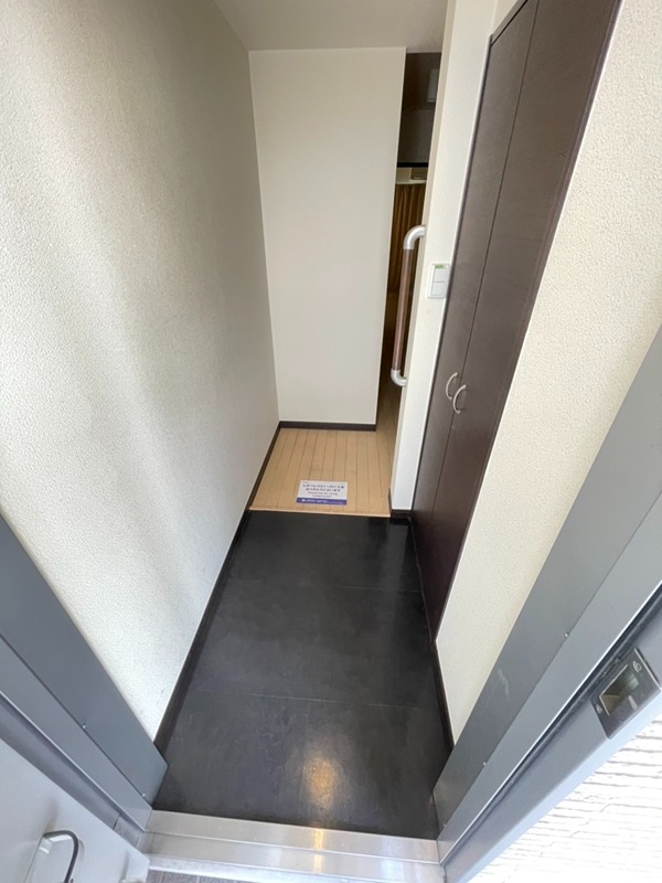 プチフラージュ 玄関