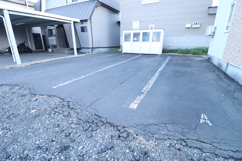 メェージソンⅣ 駐車場