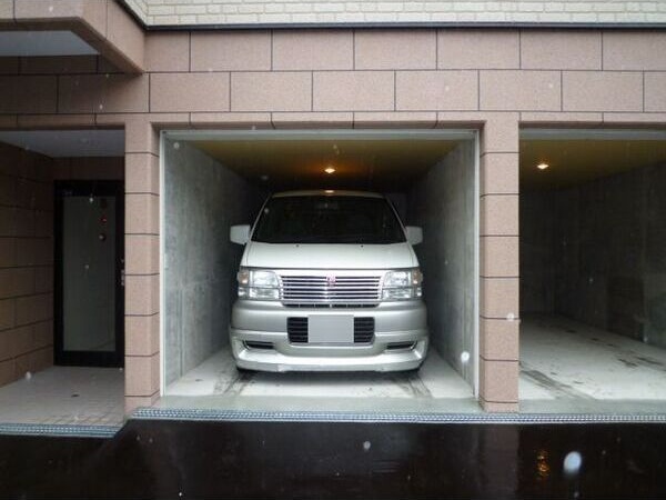 グラマラス 駐車場