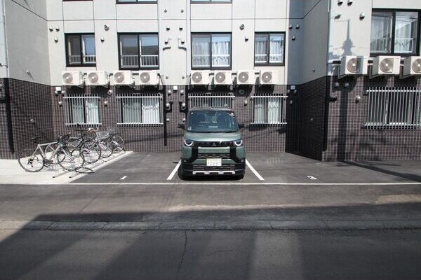 Ciel Serein円山 (シエルスラン円山) 駐車場