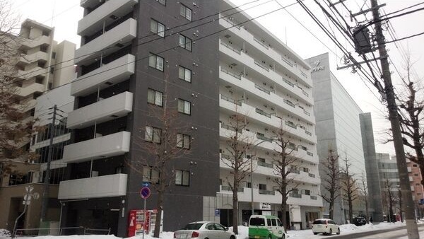 イオ南3条 外観