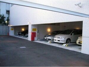 ハイパール桑園 駐車場