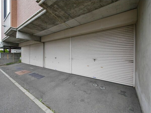 タントハウス15 駐車場