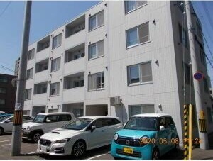 コンフォート・グローレ 駐車場