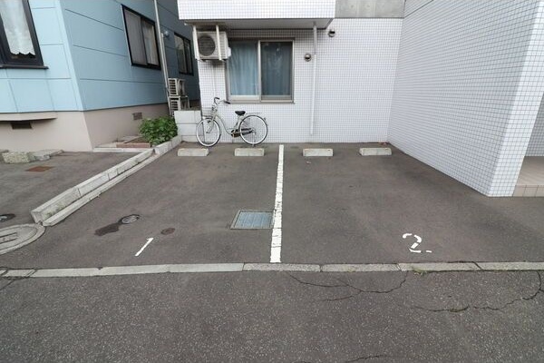 アール宮の沢 駐車場