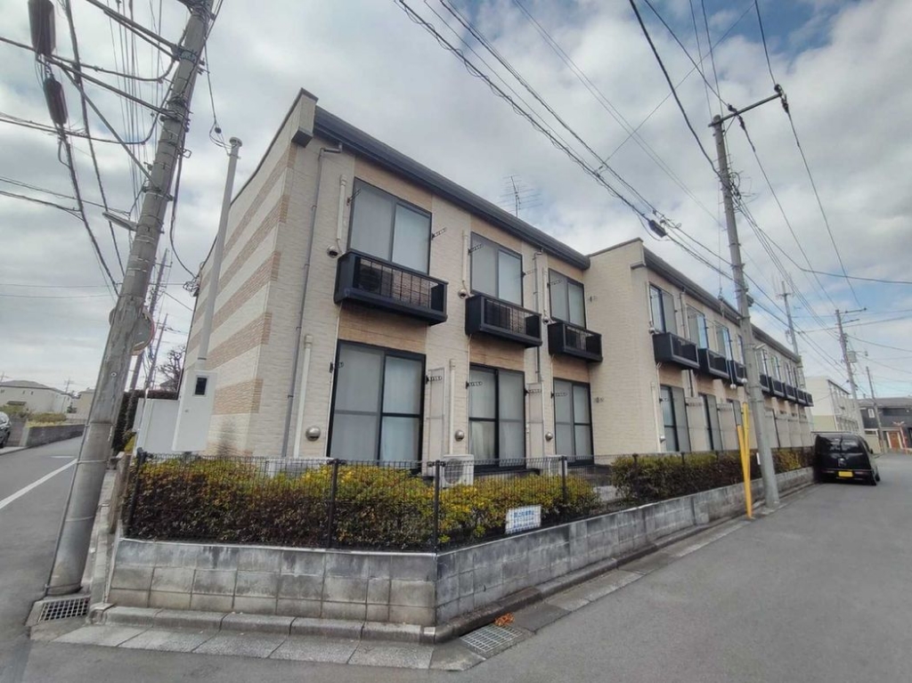 レオパレスSir House 外観