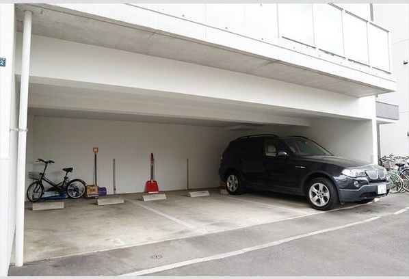 そふぃおーね円山北二条 駐車場