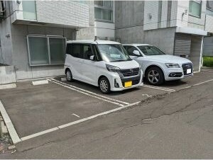 ファランドール札幌 駐車場