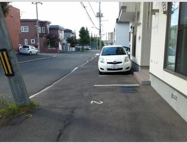 グレイス厚別 駐車場
