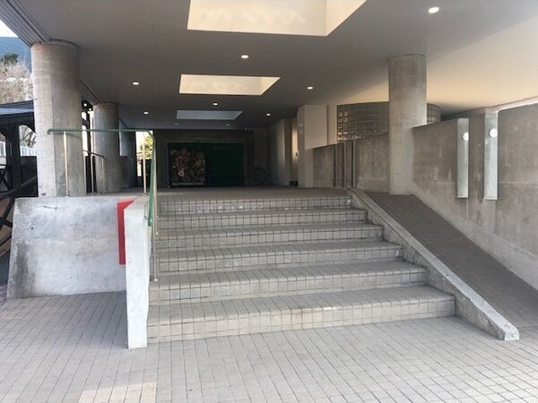 FC新札幌(旧:ヴィラ　アンエフ　セカンド) エントランス