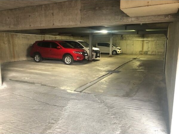 FC新札幌(旧:ヴィラ　アンエフ　セカンド) 駐車場