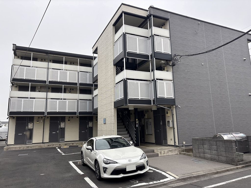 レオパレスレインボーステイツ 外観