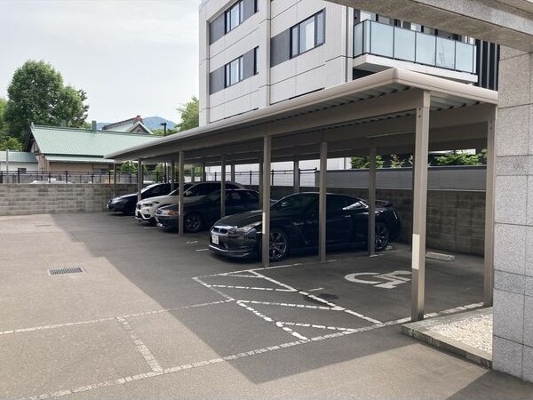 ヴォーネン円山裏参道 駐車場
