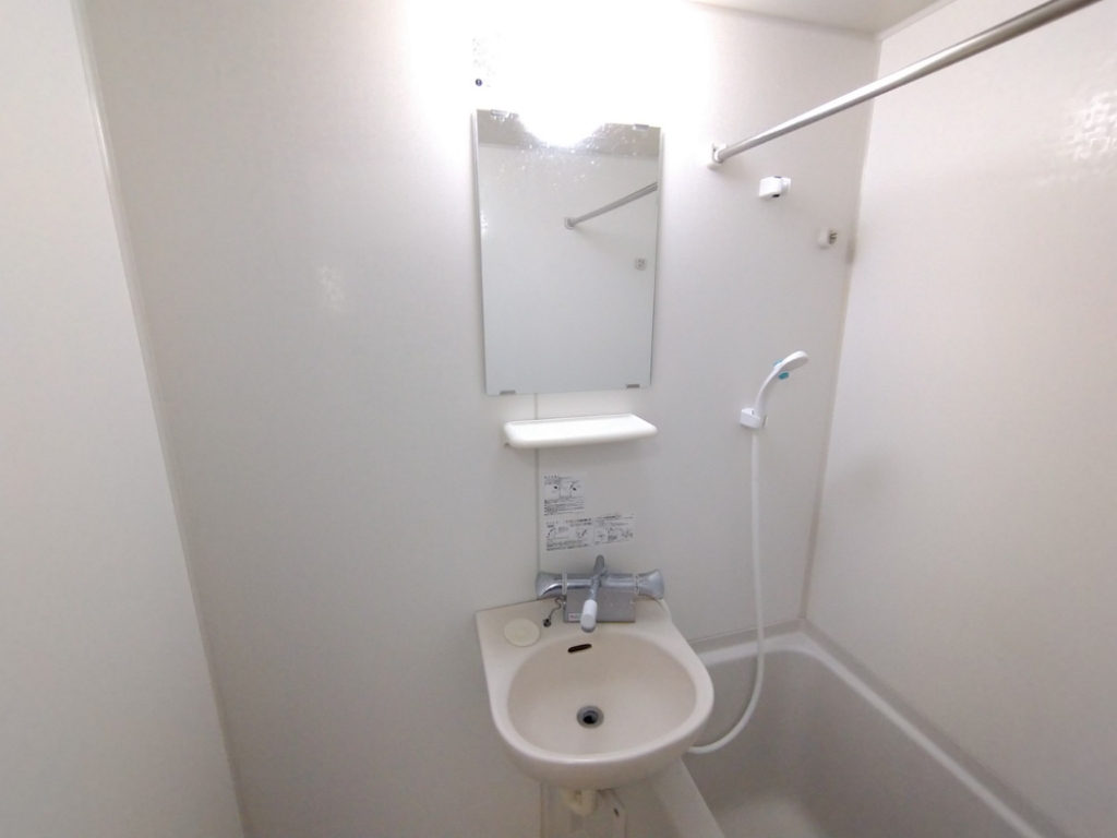 レオパレスカリス その他