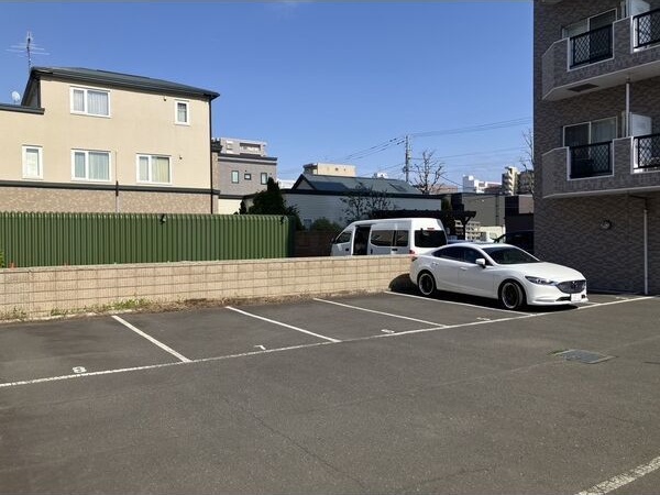 センターヒルズ20 駐車場