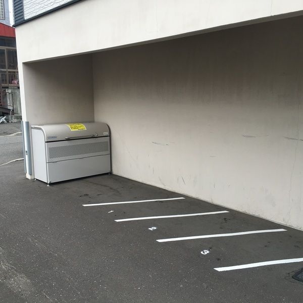Mana　Two 駐車場